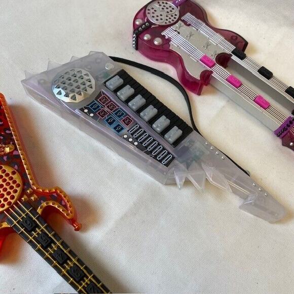 LOL Surprise OMG Remix DOLL Lot of 3 Guitars Bass Keytar Dual - Picture 4 of 10
